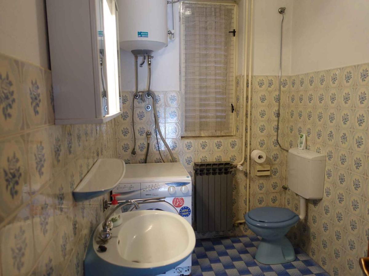 Apartment In Omisalj - Insel Krk 39736 Kültér fotó