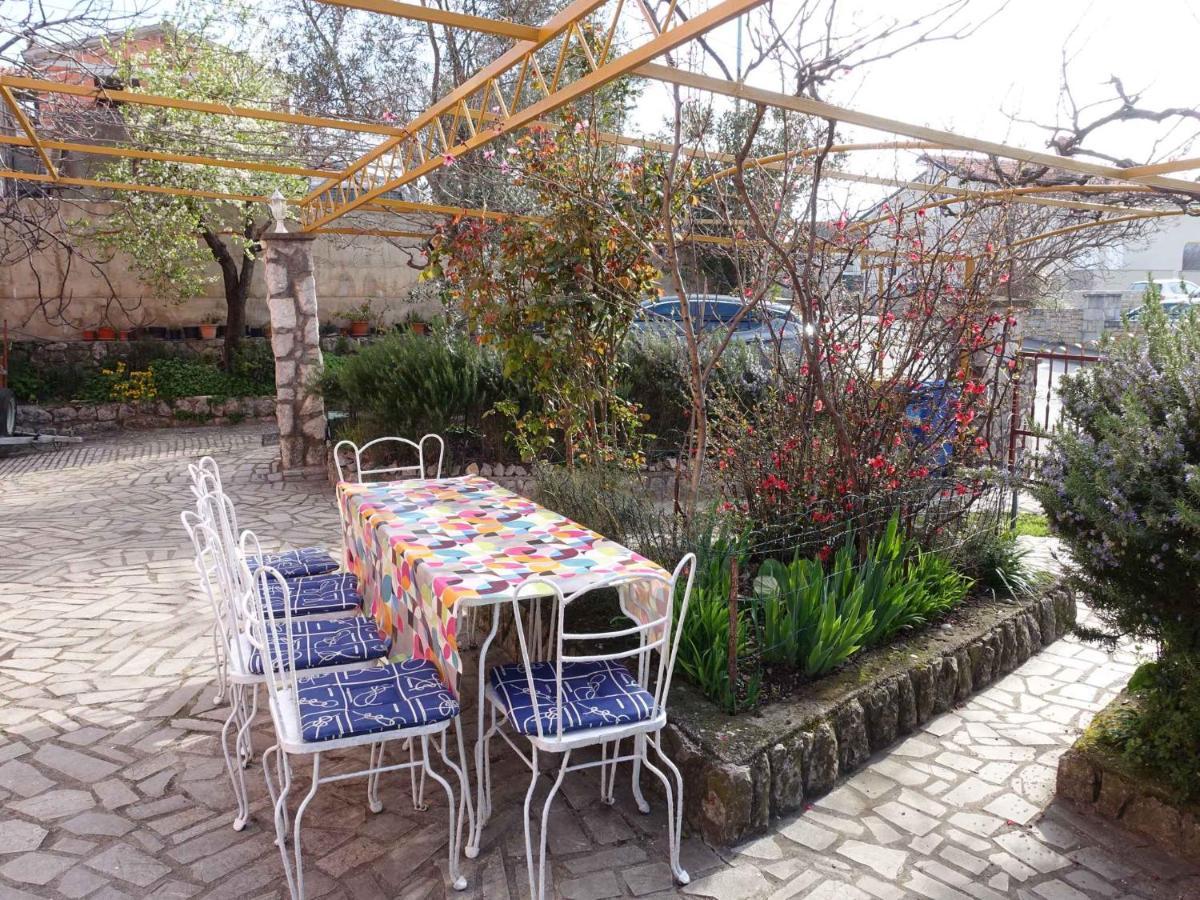 Apartment In Omisalj - Insel Krk 39736 Kültér fotó